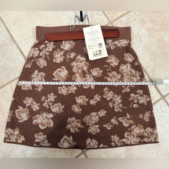 Sezane Charles jumper and Anita skirt set - Picture 9 of 9